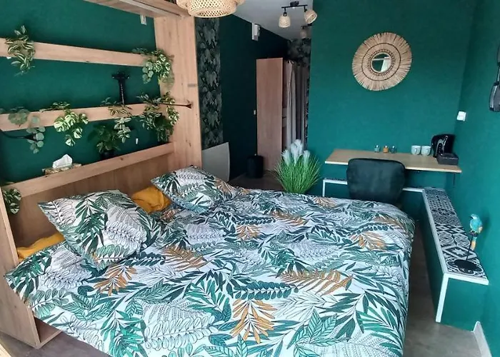 Chambre Independante Piscine En Saison Petit Dejeuner Inclus