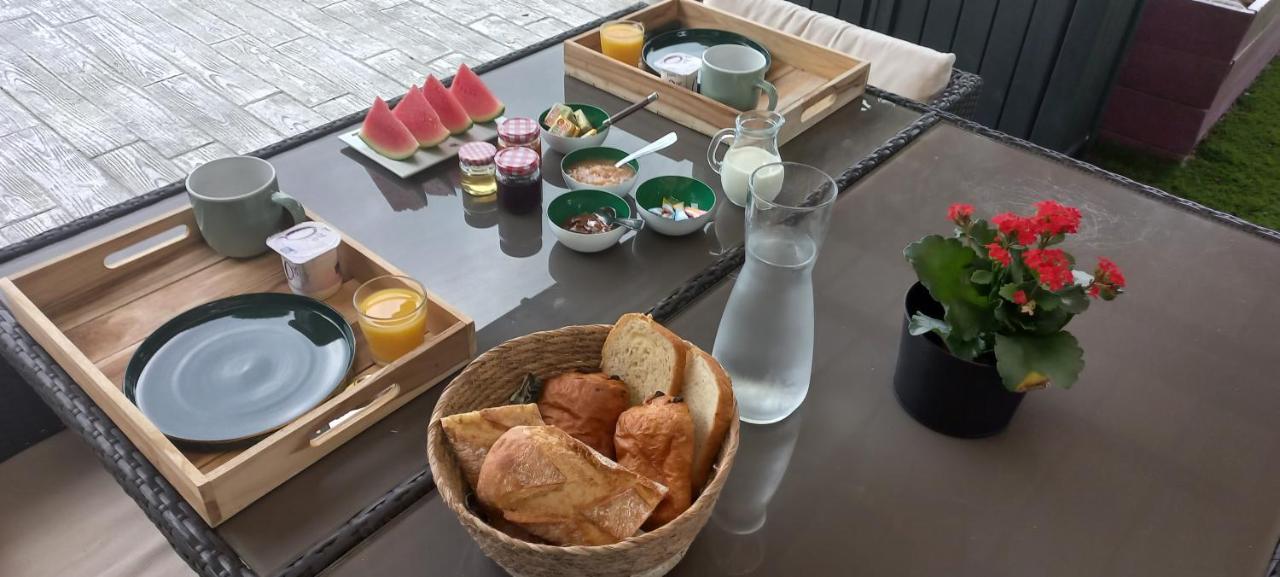 Independante Piscine En Saison Petit Dejeuner Inclus Homestay